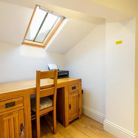 Apartment 4 - The Kings