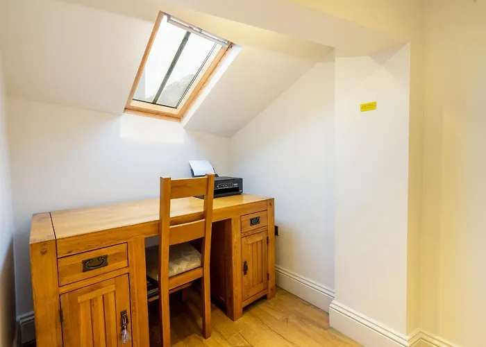 Apartment 4 - The Kings