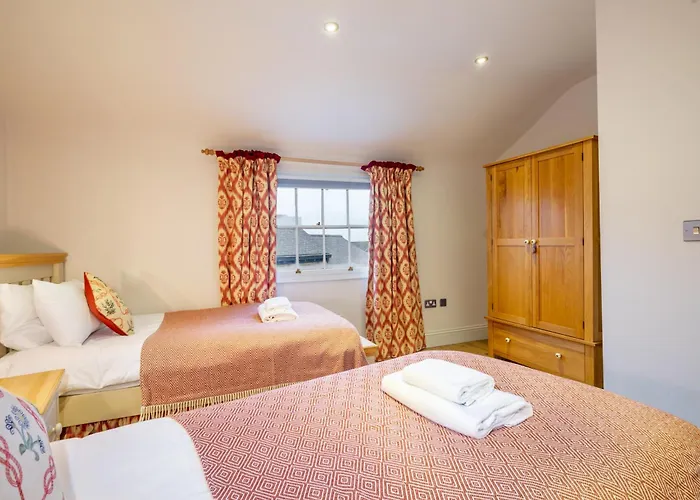 4 - The Kings Apartment *